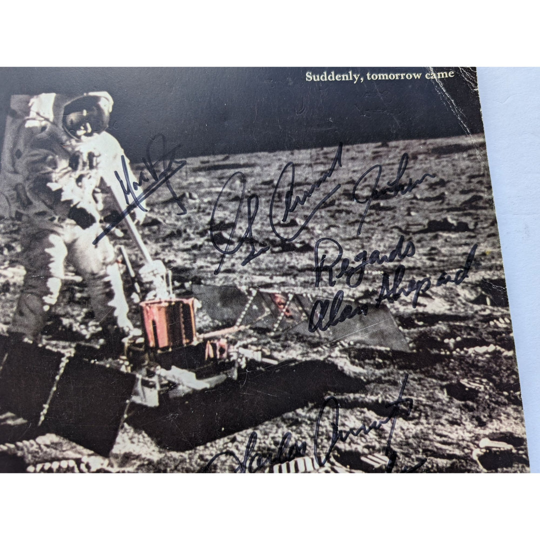 Neil Armstrong Alan Shepherd John Young Alan L Bean Apollo Moonwalker astronauts signed program