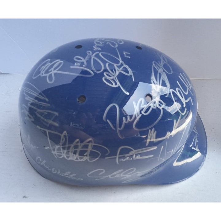 Los Angeles Dodgers team signed full size batting helmet Vin Scully Don Mattingly Tom Lasorda Matt Kemp Clayton Kershaw Yasiel Puig