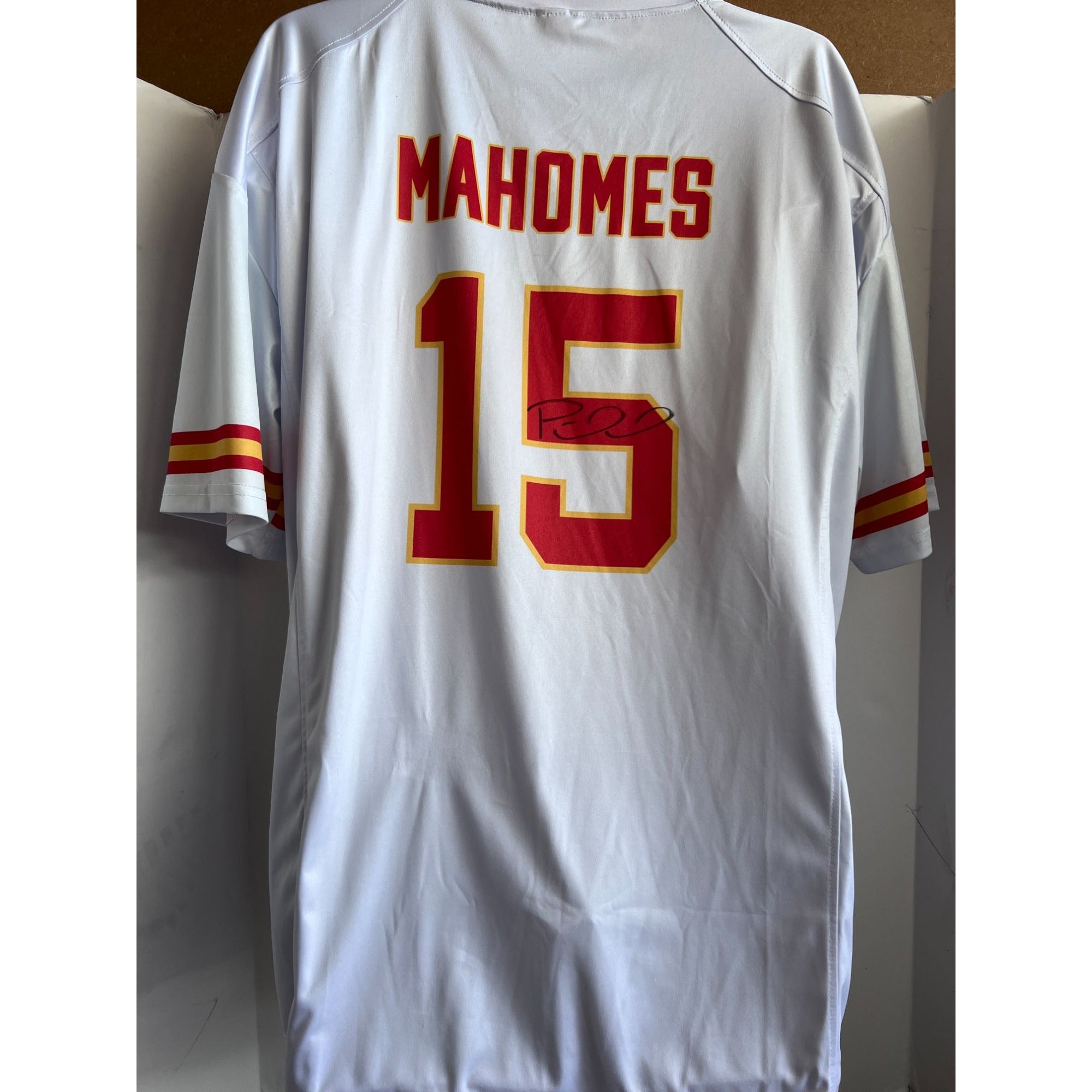 Patrick Mahomes replica size extra large Kansas City Chiefs jersey sig –  Awesome Artifacts