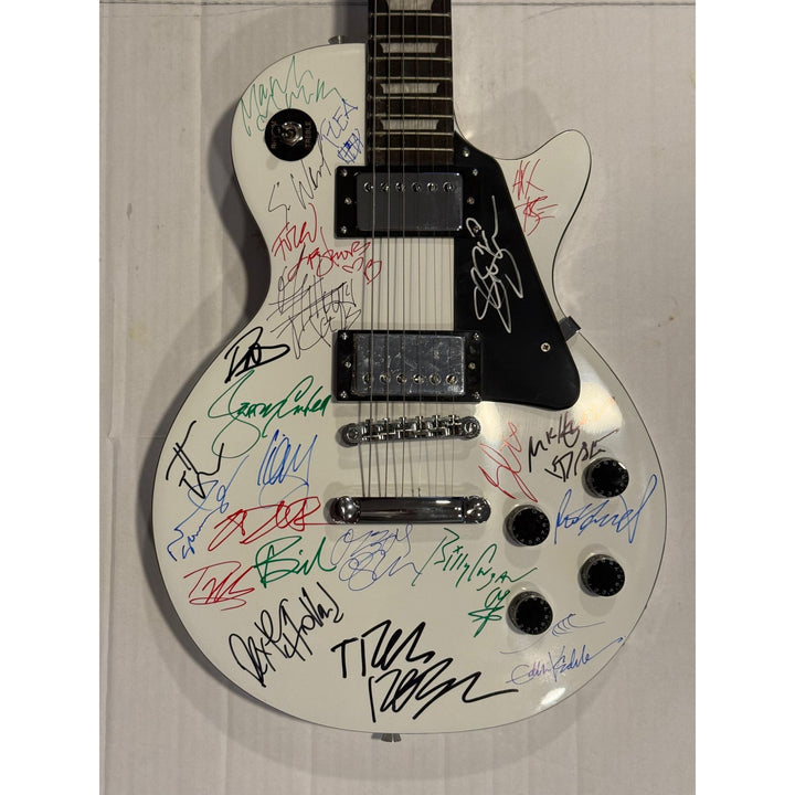 90's music icons les paul electric guitar signed by (23) Eddie Vedder, Chris Cornell, Anthony Kiedis, Bono, Slash with proof.