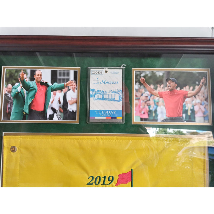 Tiger Woods 2019 Masters flag signed with Museum quality frame 24x34