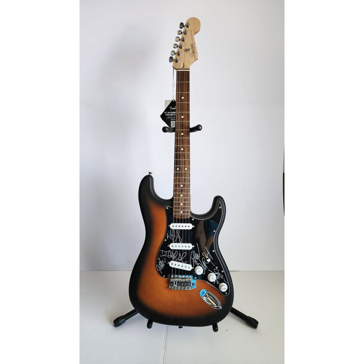 Limp Bizkit Fred Durst Sam Rivers Wes Borald, DJ Lethal, John Otto Fender Stratocaster Squier electric guitar signed with proof