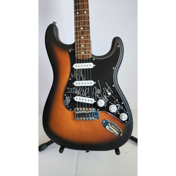 Limp Bizkit Fred Durst Sam Rivers Wes Borald, DJ Lethal, John Otto Fender Stratocaster Squier electric guitar signed with proof