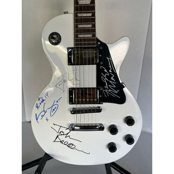 Queen Freddie Mercury, Brian May, Roger Taylor, John Deacon white les paul electric guitar signed with proof