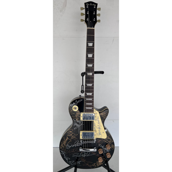 Blues legends (22 ) Stevie Ray Vaughan, John Mayer, Keith Richards, Eric Clapton, BB King vintage les paul full size electric guitar signed.