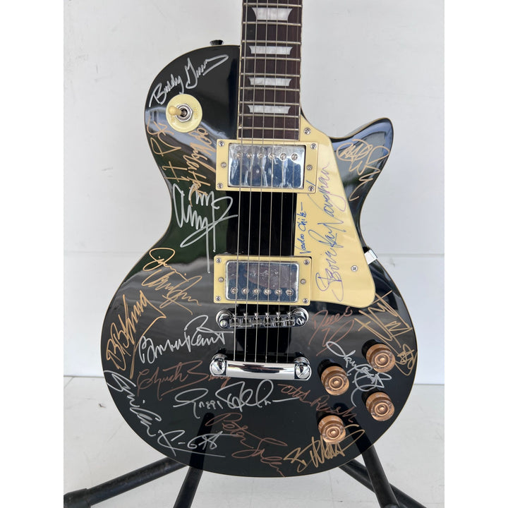 Blues legends (22 ) Stevie Ray Vaughan, John Mayer, Keith Richards, Eric Clapton, BB King vintage les paul full size electric guitar signed.