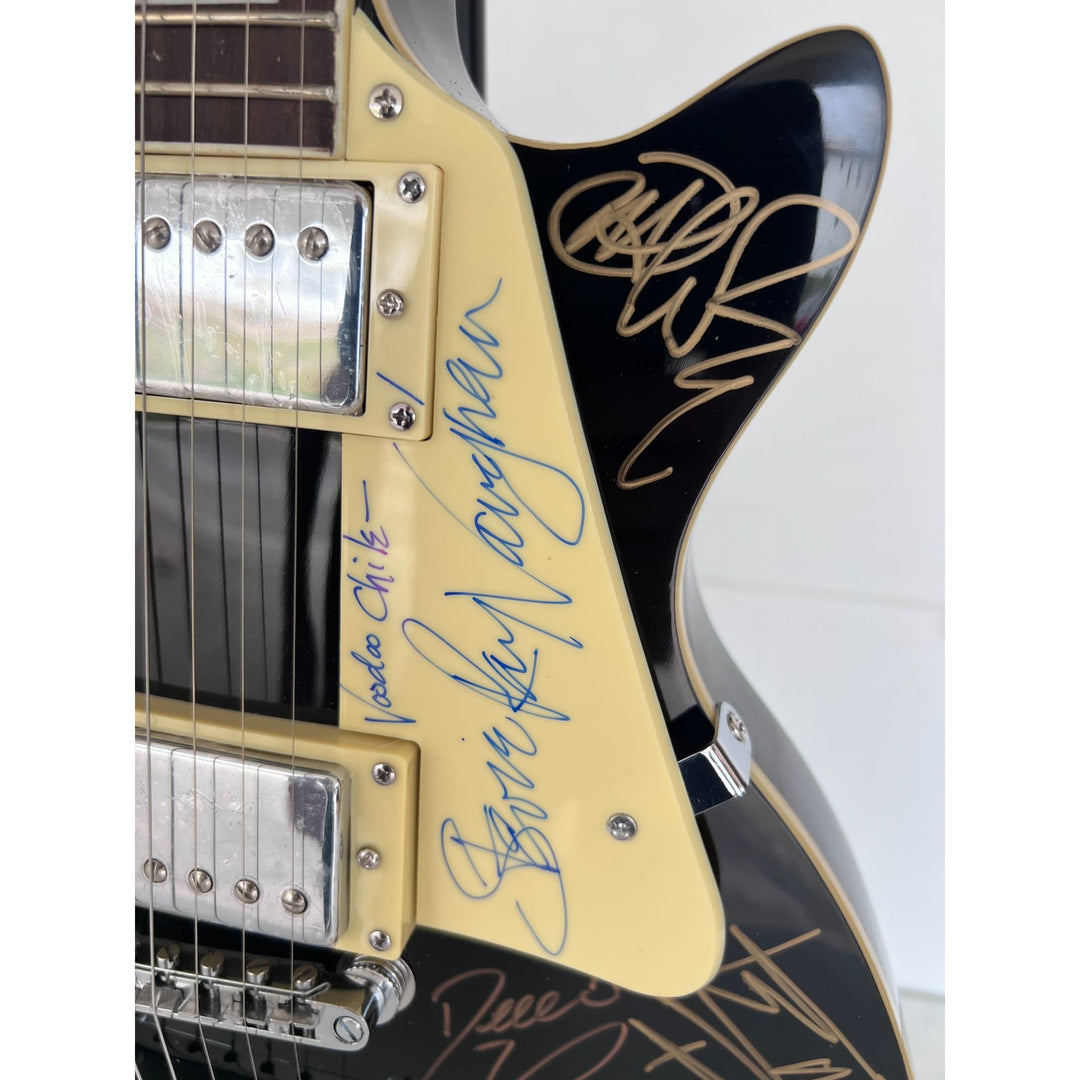 Blues legends (22 ) Stevie Ray Vaughan, John Mayer, Keith Richards, Eric Clapton, BB King vintage les paul full size electric guitar signed.