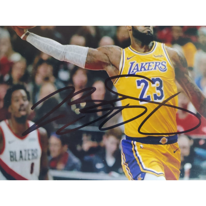 LeBron James Los Angeles Lakers 5x7 photo signed with proof