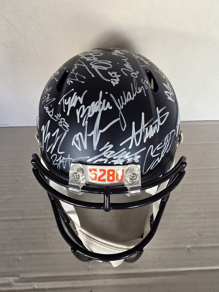 Denver Broncos 2025-26 Riddell Speed Full Size NFL Helmet Team Signed 40 Plus Signatures Photo Proof.