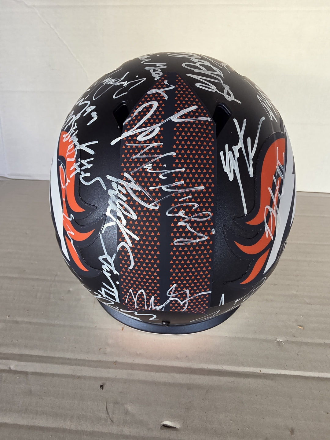 Denver Broncos 2025-26 Riddell Speed Full Size NFL Helmet Team Signed 40 Plus Signatures Photo Proof.