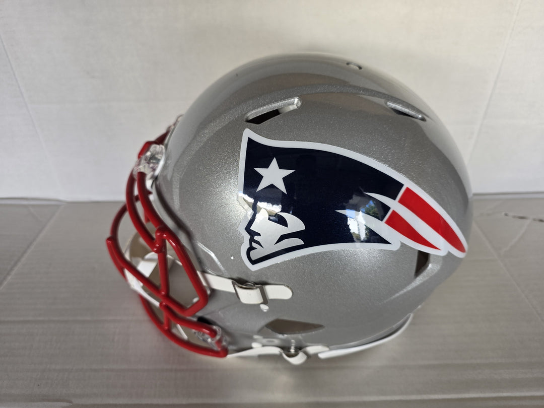 New England Patriots Drake Maye Robert Kraft TreVeyon Henderson Rhamondre Stevenson Stefon Diggs Robert Spillane Riddell Speed Authentic Game Model Helmet Signed.