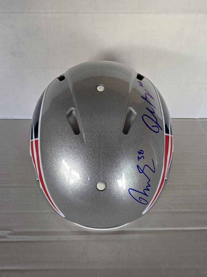 New England Patriots Drake Maye Robert Kraft TreVeyon Henderson Rhamondre Stevenson Stefon Diggs Robert Spillane Riddell Speed Authentic Game Model Helmet Signed.