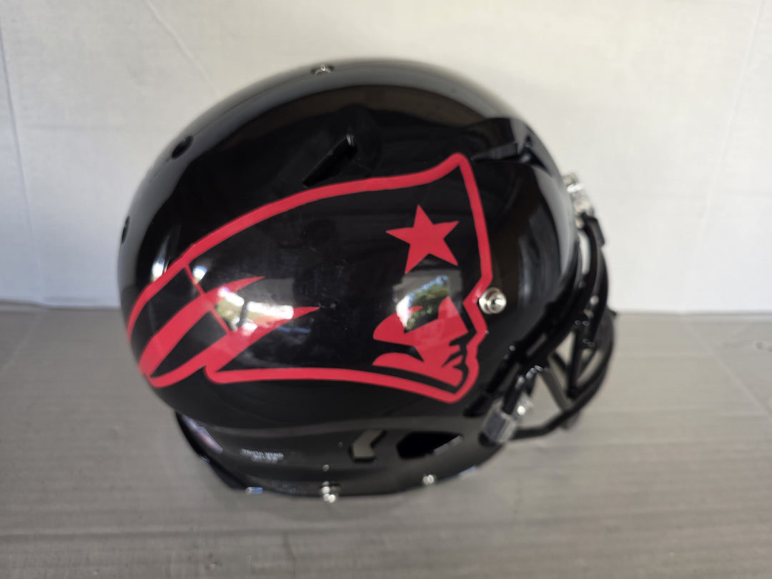 New England Patriots Drake Maye A.J. Brown TreVeyon Henderson Rhamondre Stevenson Robert Kraft Mike Vrabel Schutt Game Model Helmet Signed.