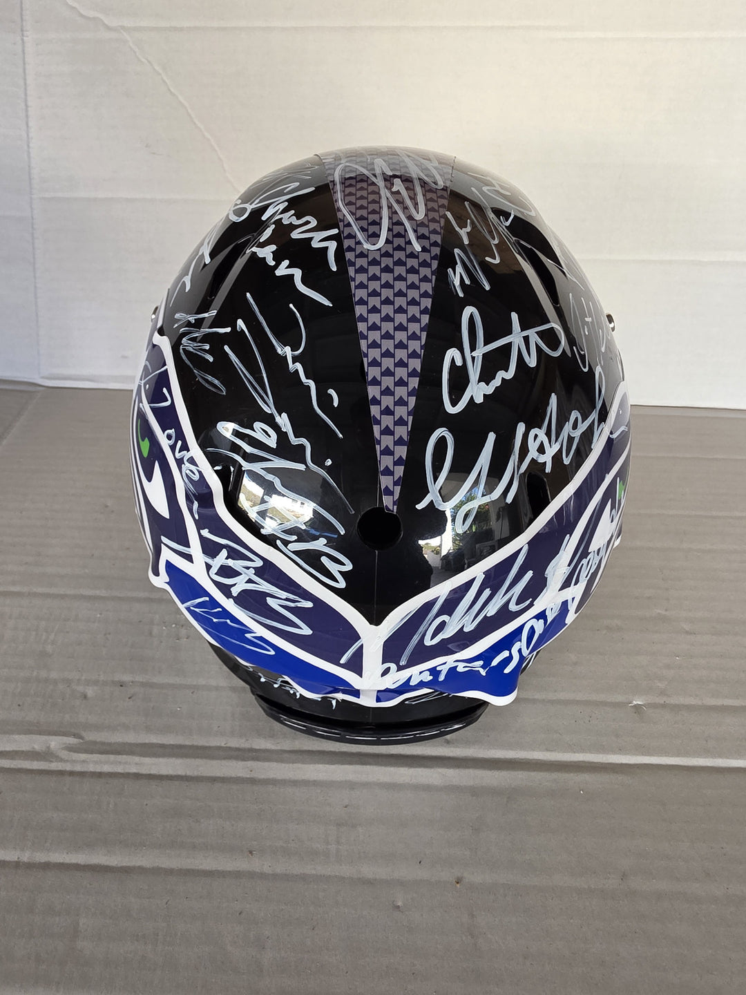 Seattle Seahawks 2025-26 Super Bowl Champions Riddell Speed Authentic Team Signed Helmet 43 Signatures White Ink A.