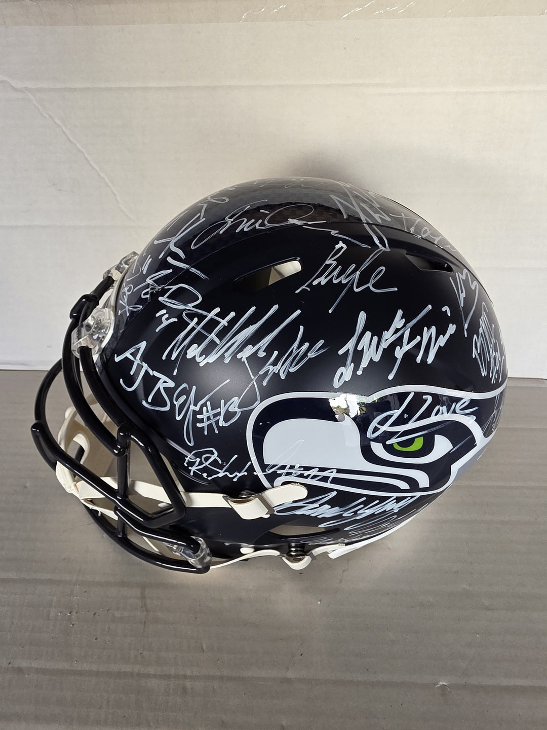 Seattle Seahawks 2025-26 Super Bowl Champions Riddell Speed Authentic Team Signed Helmet 43 Signatures White Ink B.