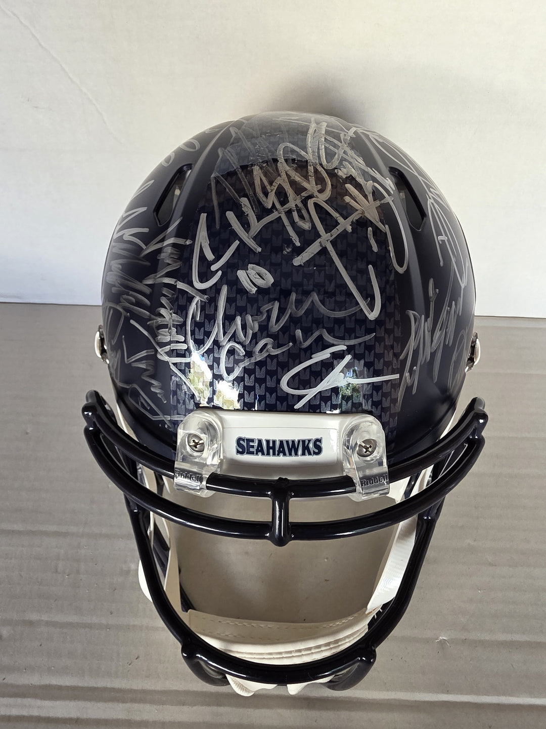 Seattle Seahawks 2025-26 Super Bowl Champions Riddell Speed Authentic Team Signed Helmet 43 Signatures Silver Ink.