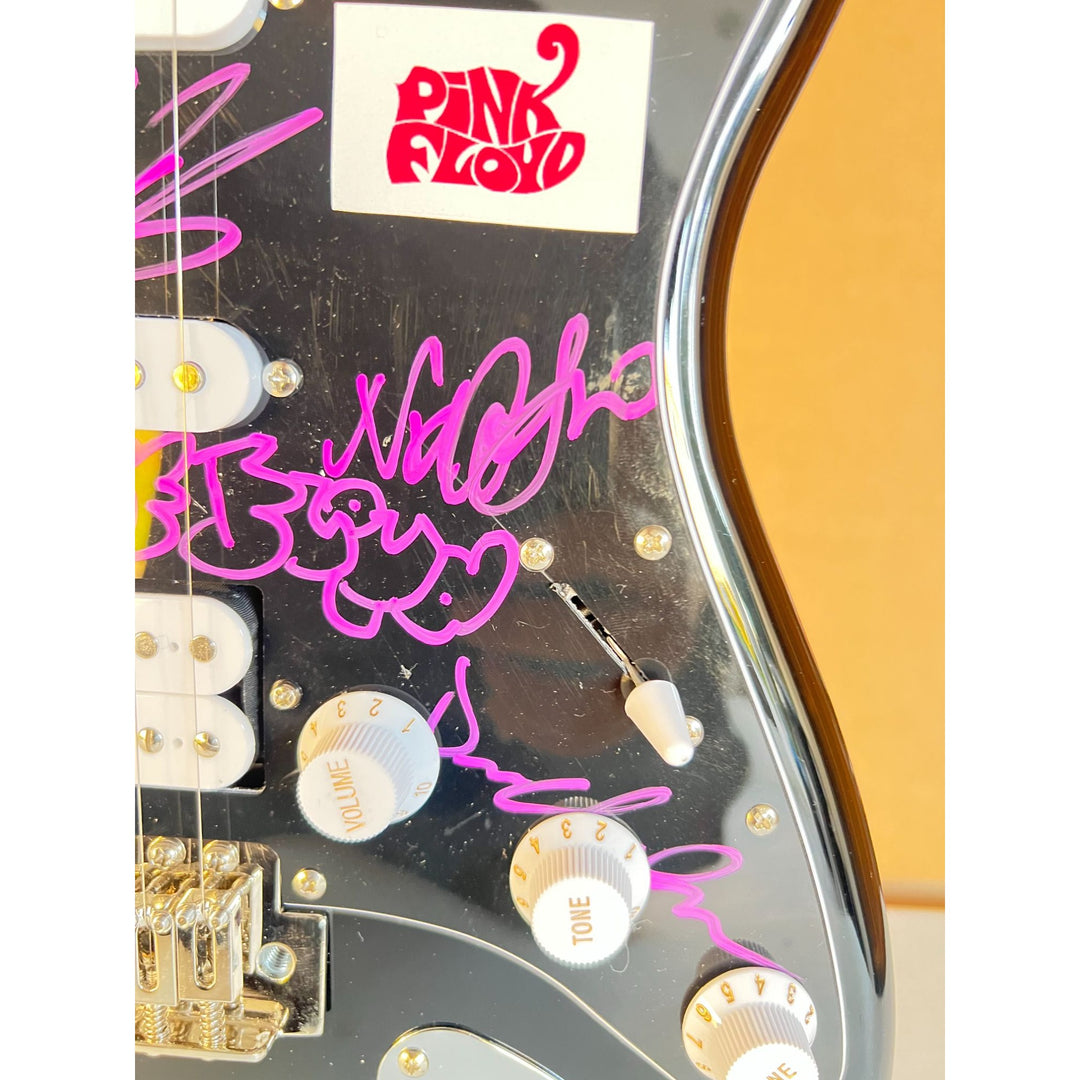 Pink Floyd David Gilmour Roger waters Richard Wright Nick Mason Mason full size Stratocaster electric guitar signed with proof