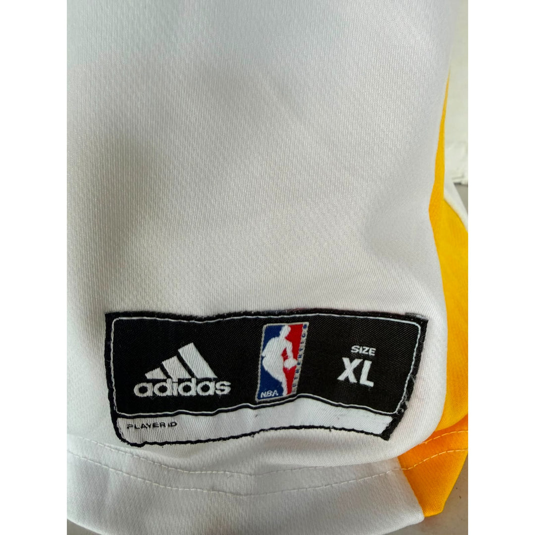 Kobe Bryant white Los Angeles Lakers alternate adidas game model signed with inscription and proof.
