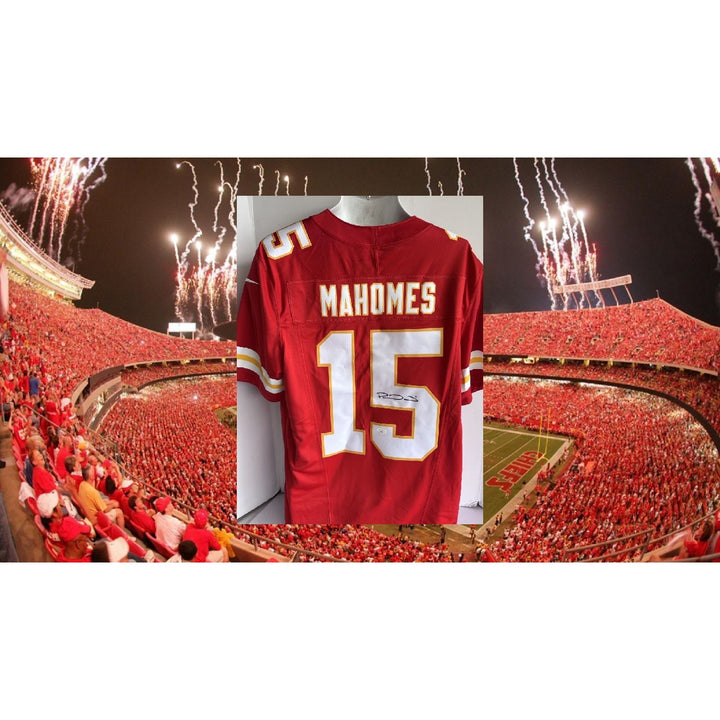 Patrick Mahomes Kansas City Chiefs size large game model Jersey James Spence Authentication signed with proof