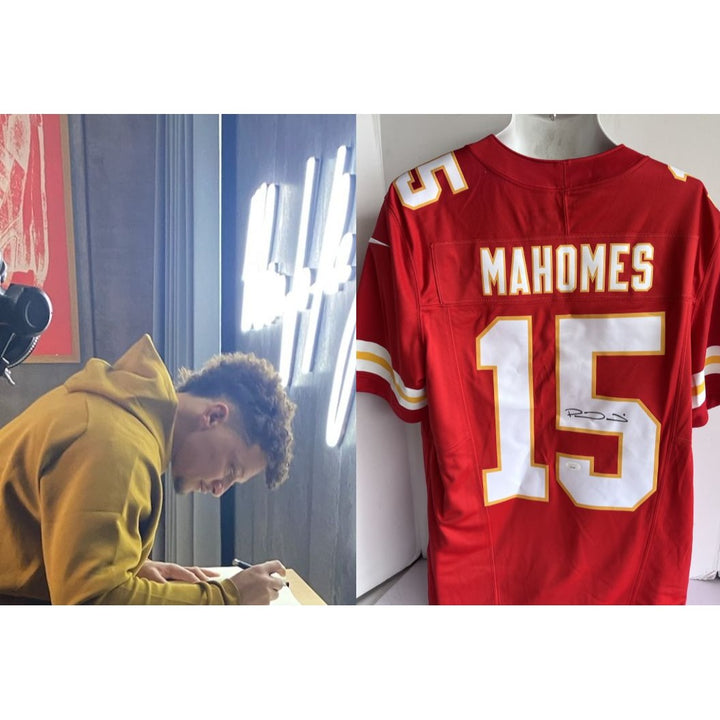 Patrick Mahomes Kansas City Chiefs size large game model Jersey James Spence Authentication signed with proof