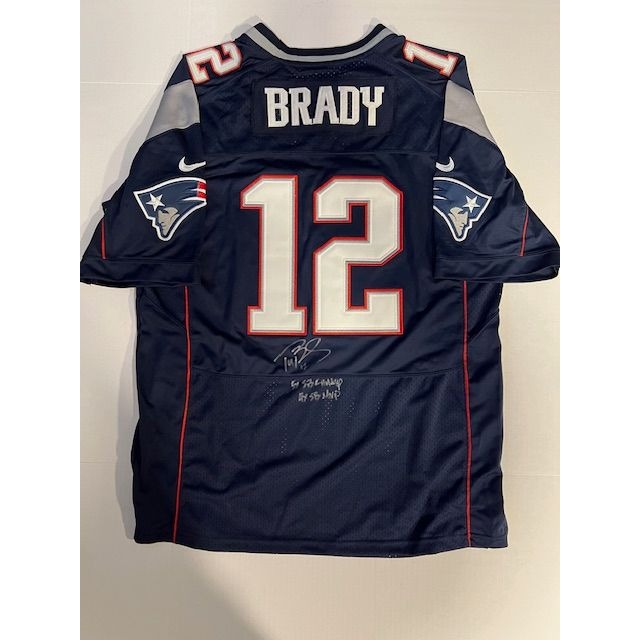 Tom Brady New England Patriots game model size extra large Jersey signed with inscription