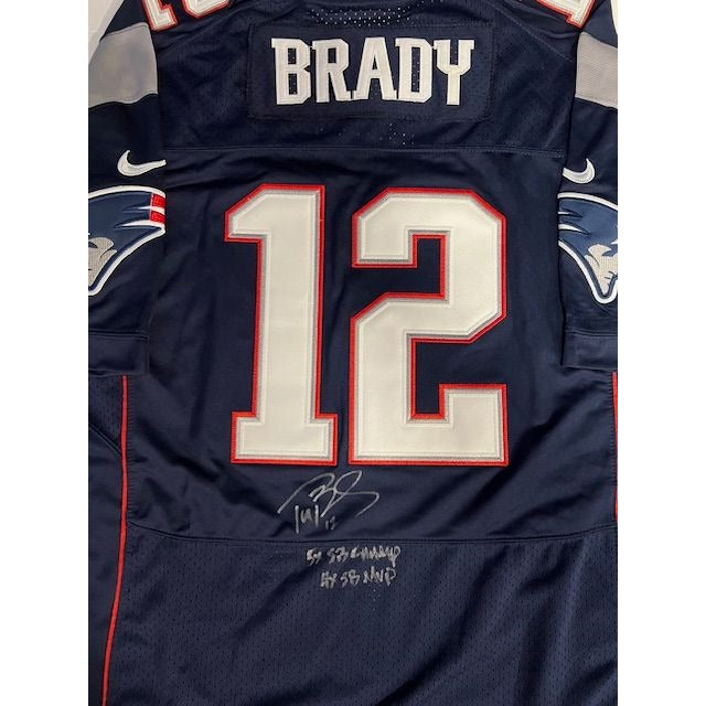 Tom Brady New England Patriots game model size extra large Jersey signed with inscription