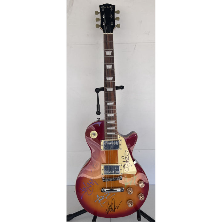 Chester Bennington, Mike Shinoda, Brad Delson, Dave Farrell, Joe Hahn, Rob Bourdon Linkin Park les paul vintage electric guitar signed.