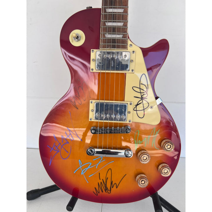 Chester Bennington, Mike Shinoda, Brad Delson, Dave Farrell, Joe Hahn, Rob Bourdon Linkin Park les paul vintage electric guitar signed.