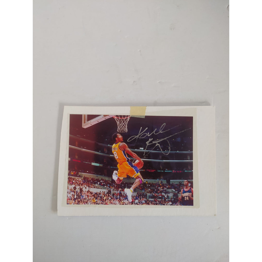 Kobe Bryant Los Angeles Lakers 5x7 photo signed with proof