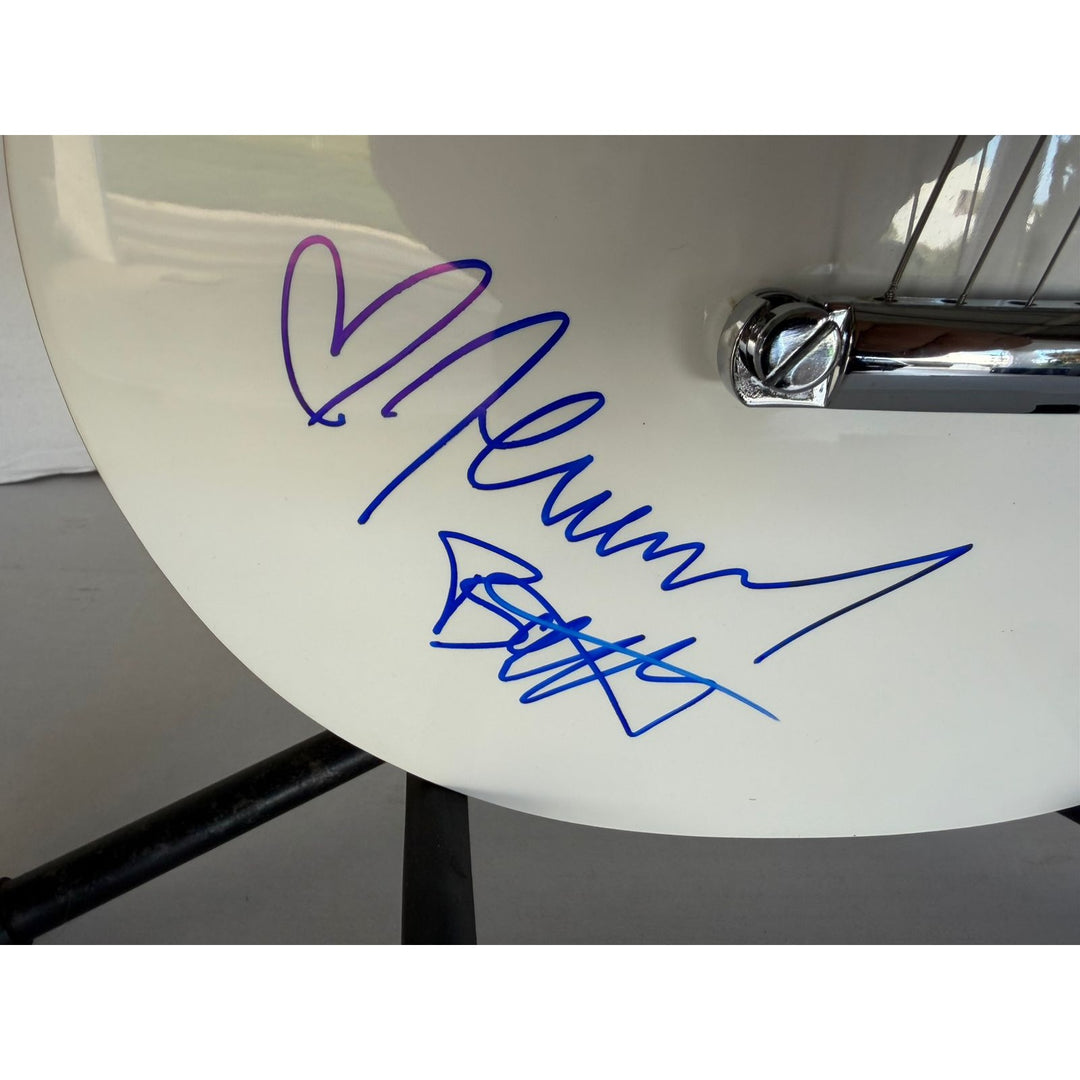 Michael Jackson and Jennifer Batten les paul electric guitar signed with proof.