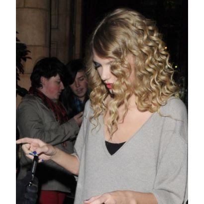 Taylor Swift Signed microphone with museum quality frame & proof 17x23