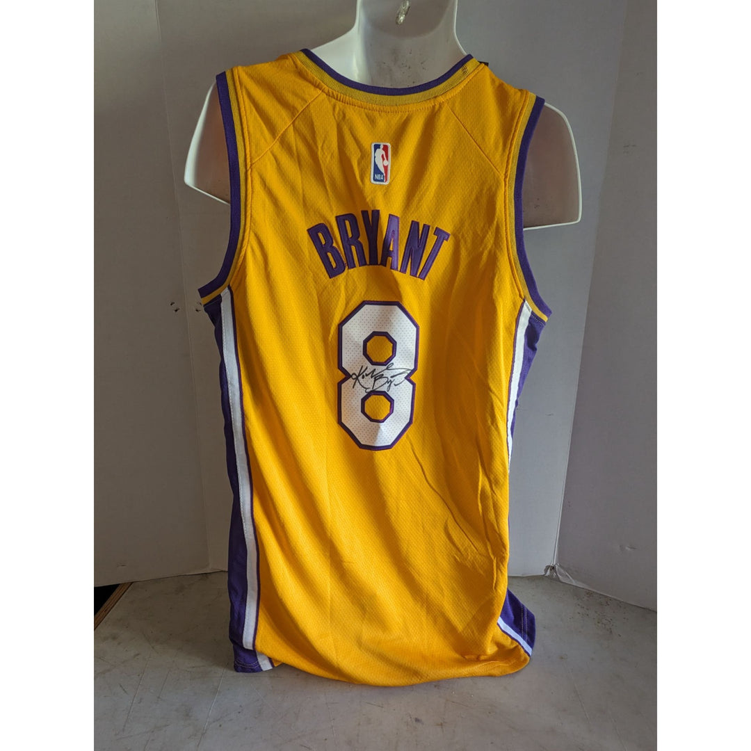 Kobe Bryant vintage Los Angeles Lakers jersey size xl signed with proof