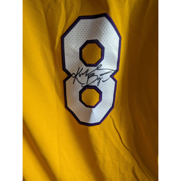 Kobe Bryant vintage Los Angeles Lakers jersey size xl signed with proof