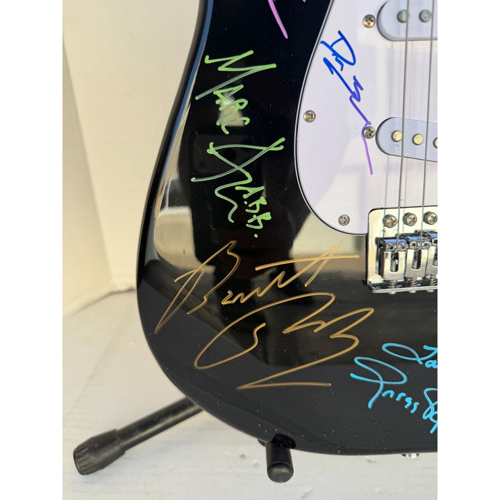 The Allman Brothers Duane Allman Greg Allman Butch Trucks Dickey Betts Warren Haynes Johanny Johanson stratocaster electric guitar signed.