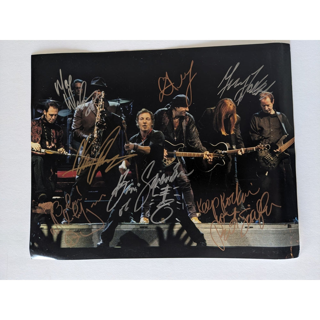 Bruce Springsteen,n Clarence Clemens, Patti Scialfa Gary Tallent, Max Weinberg, Stevie Van Zant, Nils Lofgren