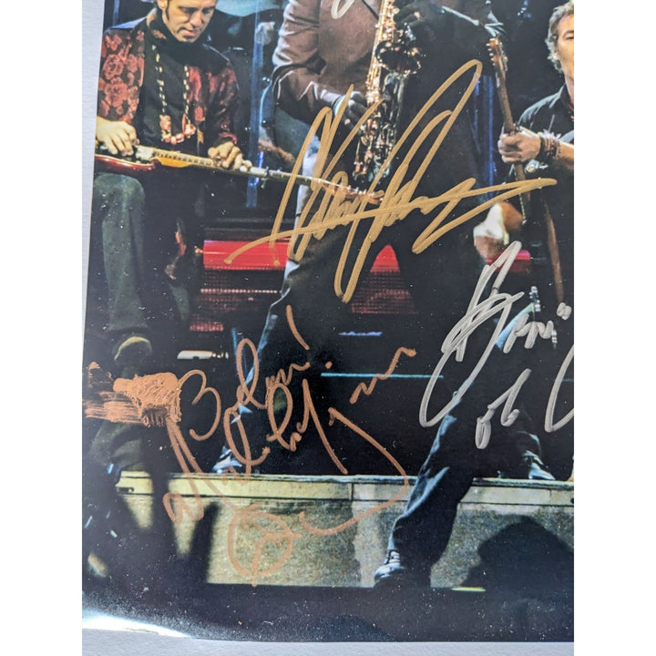 Bruce Springsteen,n Clarence Clemens, Patti Scialfa Gary Tallent, Max Weinberg, Stevie Van Zant, Nils Lofgren