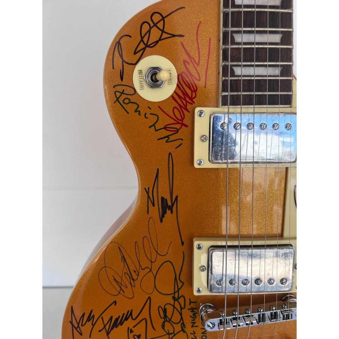 Brian May, Slash, Keith Richards, Ritche Blackmore, Ace Freehly 22 greatest guitarists vintage full size les paul electric guitar signed.