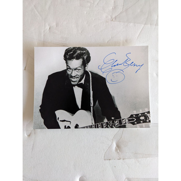 Chuck Berry 5x7 photo signed with proof