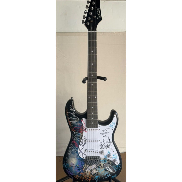 James Hetfield Disturbed Korn Jonathan Davis Limp Bizkit Fred Durst, Marilyn Manson Rob Zombie Heavy Metal Legends guitar signed with proof.