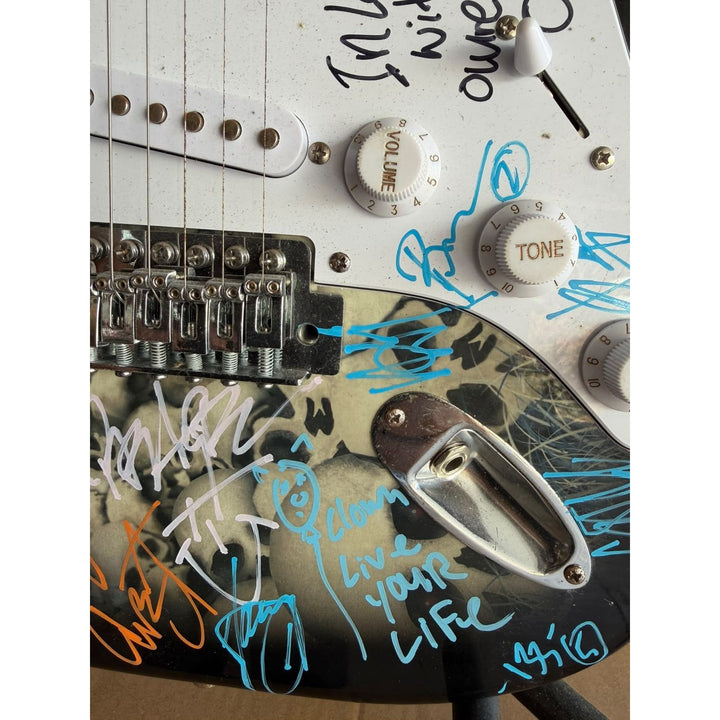 James Hetfield Disturbed Korn Jonathan Davis Limp Bizkit Fred Durst, Marilyn Manson Rob Zombie Heavy Metal Legends guitar signed with proof.