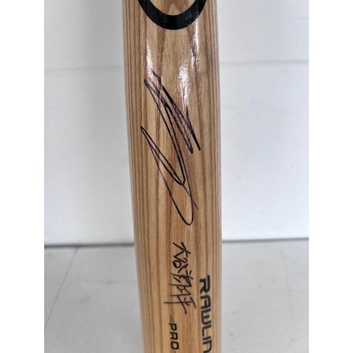 Shohei Ohtani Los Angeles Dodgers Rawlings MLB game model bat extremely rare signed in English and Japanese with proof
