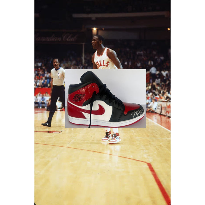 Michael Jordan size 10 Air Jordan sneaker signed with proof