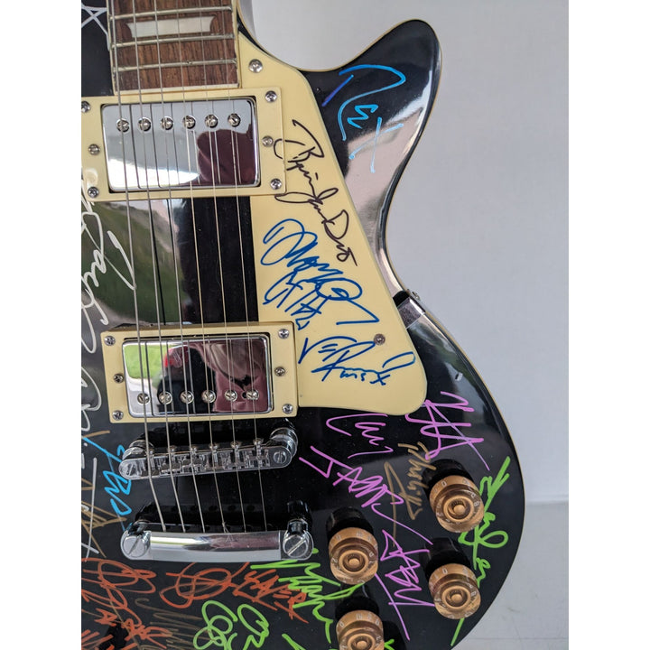 Heavy Metals Greatest bands black les paul electric Black Sabbath Metallica Judas Priest Iron Maiden 30 signed with proof