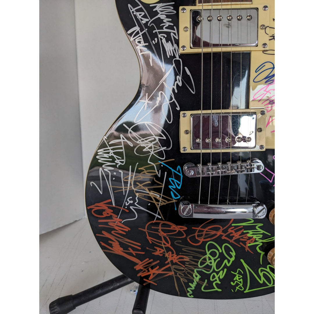 Heavy Metals Greatest bands black les paul electric Black Sabbath Metallica Judas Priest Iron Maiden 30 signed with proof