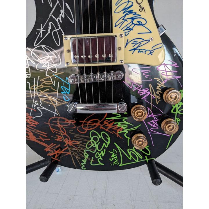Heavy Metals Greatest bands black les paul electric Black Sabbath Metallica Judas Priest Iron Maiden 30 signed with proof