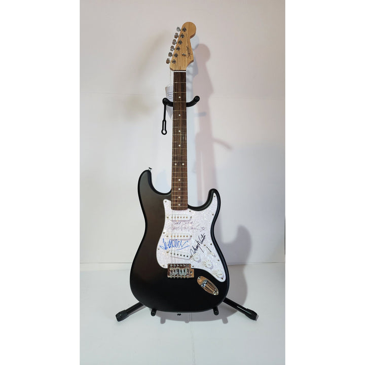 Stevie Ray, Vaughan Johnny, Winter Jeff Beck, Fender Stratocaster electric guitar signed with proof