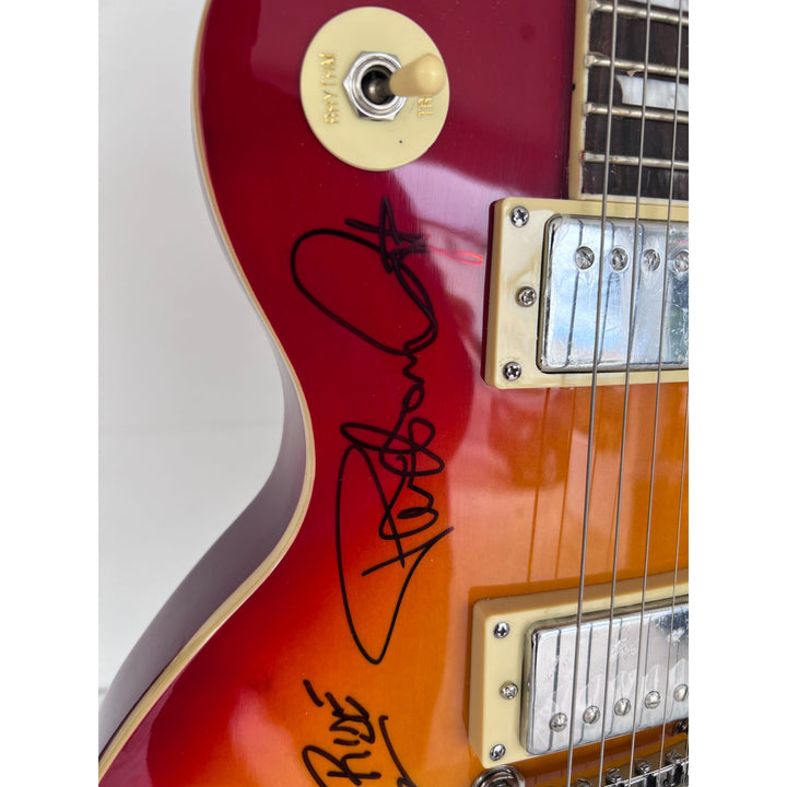 Kiss vintage les paul Gene Simmons Paul Stanley Ace Freehly and Peter Criss signed with proof and inscriptions.