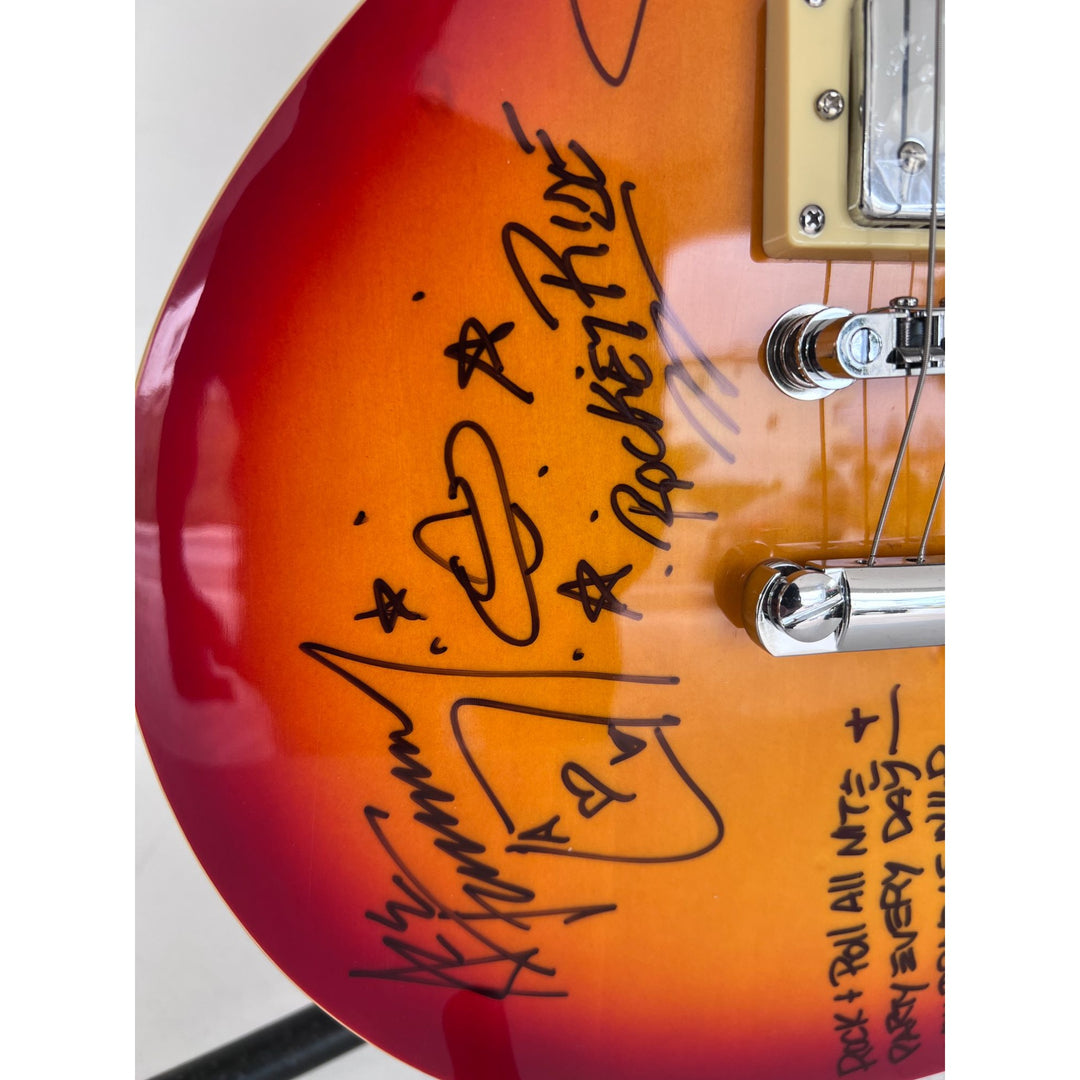 Kiss vintage les paul Gene Simmons Paul Stanley Ace Freehly and Peter Criss signed with proof and inscriptions.