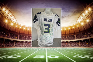 Russell Wilson Seattle Seahawks Nike Size 48 Game Model Jersey Team Signed Super Bowl Champs