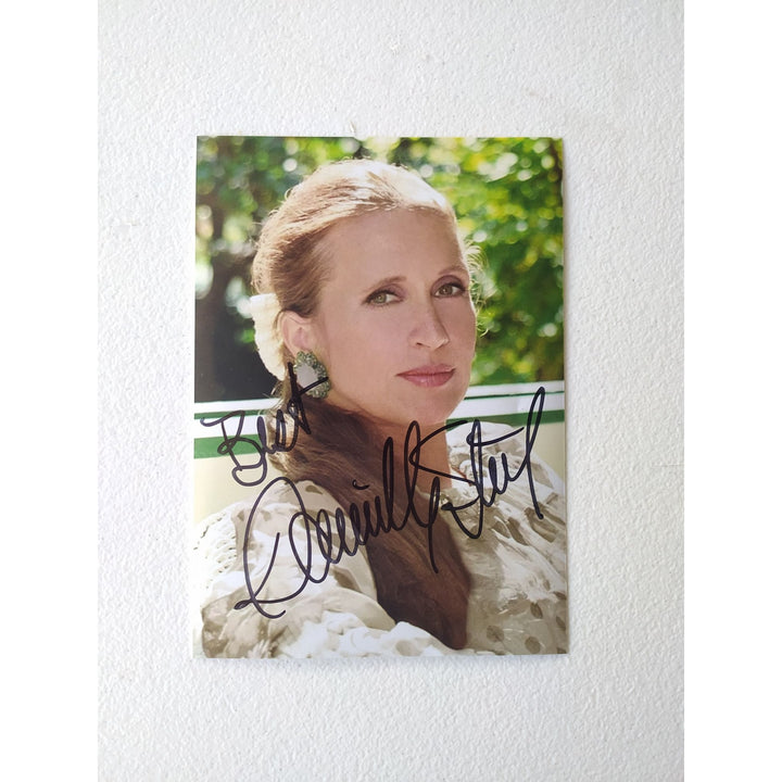 Danielle Steel one the World's most commercially successful authors signed 5x7 photograph - Awesome Artifacts